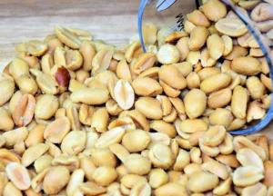 Диетолог назвала самый вредный орех