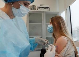 Минздрав назвал число побочных реакций на COVID-вакцину
