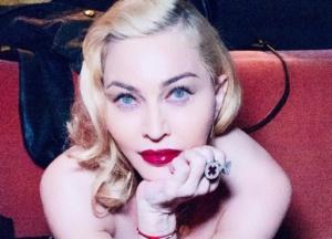Мадонну оштрафовали в России на миллион долларов