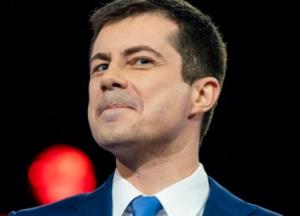 В США министром впервые стал открытый гей