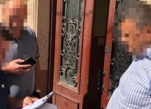 В Киеве полицейский более трех лет получал зарплату, не ходя на работу