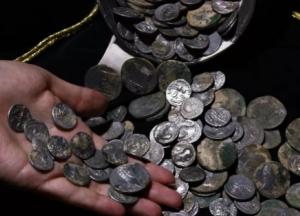 Археологи обнаружили в Турции тайник с монетами, которым свыше 2 тыс. лет