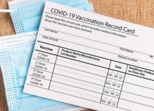 В Кабмине рассказали, когда Украина введет COVID-сертификаты 