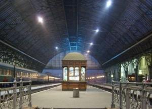 Во Львове с вокзала эвакуировали 300 человек из-за угрозы взрыва