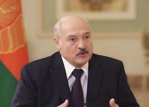 Дышите гарью: Лукашенко выдал "рецепт" борьбы с коронавирусом (видео)
