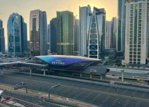 Дороги пусті, людей немає: Дубай став містом-привидом, як і Київ у березні 2022 року (відео)