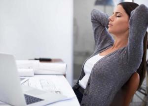 Медики назвали привычки, которые вреднее сигарет и алкоголя