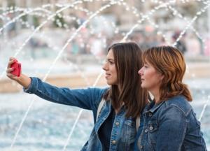 Селфи старит кожу человека – ученые