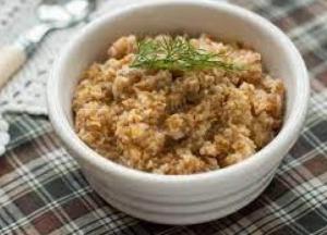 Названа простая, но полезная каша на завтрак