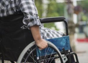 В Украине разрешили обслуживание лиц с инвалидностью вне очереди