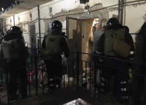 После бунта в Кропивницком на территории СИЗО провели обыски (фото)