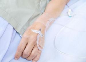 Избил лопатой: мужчина напал на пожилую мать замдиректора в МВФ от Украины