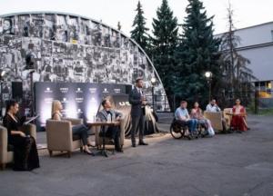 В Украине создали первый электрокар для людей с инвалидностью