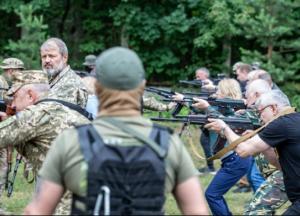 Хочемо миру, тому мілітаризуємось: у Києві почали проводити військові навчання для цивільних