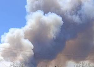 По Запорожью ударили сразу 3 российских ракеты​: город затянуло дымом, повреждено более 60 домов (видео очевидцев)
