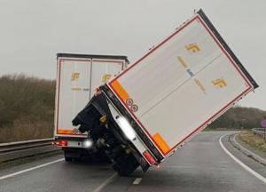 На Великобританию обрушился мощный ураган