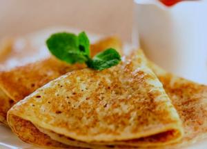 Диетологи рассказали, при каких заболеваниях нельзя есть блины