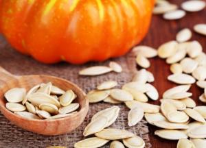 Защищают от рака: ученые рассказали о пользе тыквенных семечек