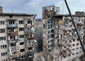 Остаточні дані: у Солом'янському районі Києва дістали тіла 23 загиблих з-під завалів 9-поверхівки 