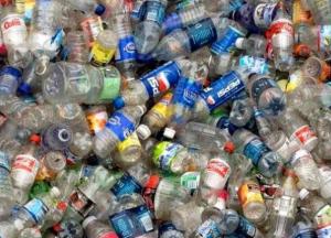 Ученые обнаружили фермент, расщепляющий пластиковые бутылки на 90%