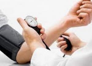 Медики назвали простые жизненные привычки, которые защитят от гипертонии