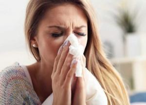 Медики назвали пять продуктов, которые помогут избавиться от насморка