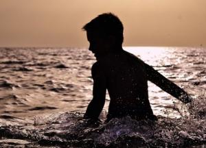 В Китае при попытке спасти друга утонули семь детей