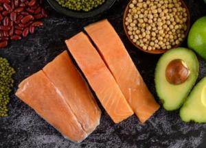 Названы продукты, которые защитят от болезни Альцгеймера