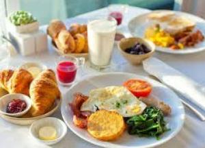 Диетологи назвали самые вредные продукты для завтрака