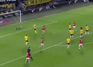 В Нидерландах фанаты оригинально спасли свою команду от гола