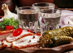 Медики рассказали, чем закусывать алкоголь, чтобы не навредить здоровью