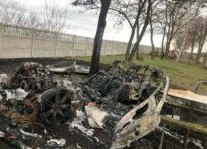 Под Киевом найдено обгоревшее авто бизнесмена (фото)