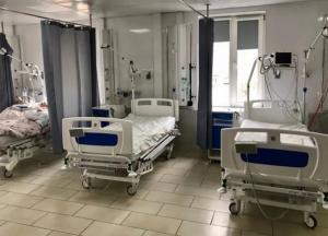 Во Львове семейная пара умерла в одну ночь от COVID-19