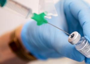 В Украине подали на регистрацию вакцину AstraZeneca