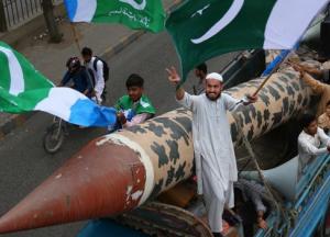 Мир на пороге войны: Пакистан может применить ядерное оружие из-за новой разработки Индии