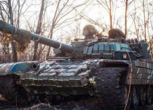 С территории РФ боевикам завозятся новые танки - разведка