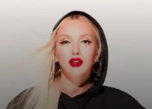 Олю Полякову в облегающем платье заподозрили в беременности (фото)