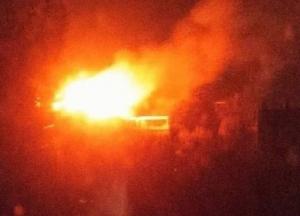 Масштабна атака дронів на РФ: горить найбільший НПЗ півночі та атаковано хімкомбінат