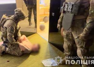 Банду на чолі з кримінальним авторитетом затримала поліція (відео)