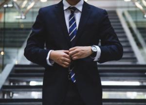 Ограничивает приток крови: ученые назвали самый опасный предмет мужского гардероба