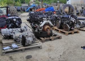 Угоняли авто и торговали наркотиками: в Польше задержаны украинцы