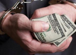 На Буковине сообщили о подозрении следователю из-за валютной взятки