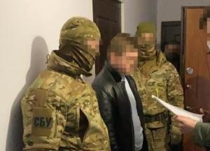 В сервисном центре МВД обнаружили сепаратиста "ЛНР" (фото)