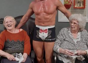 Старушка пригласила стриптизера в дом престарелых (фото, видео)