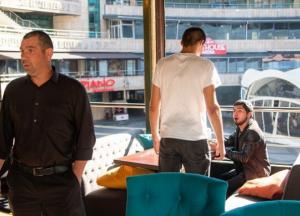 В Киеве кавказцы устроили поножовщину в кафе (фото, видео)