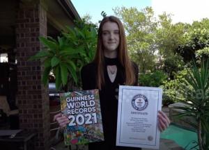 17-летняя девушка попала в Книгу рекордов Гиннесса за самые длинные ноги (фото)