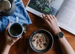 Диетологи назвали самые вредные привычки худеющих