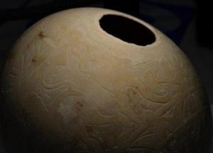 Ученые раскрыли тайну древних украшенных яиц страусов