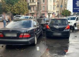Водитель "под кайфом" устроил аварию в центре Киева