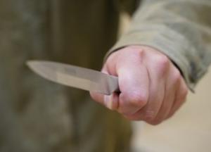 Тело 10 дней лежало в диване: в Киеве мужчина зверски убил мать